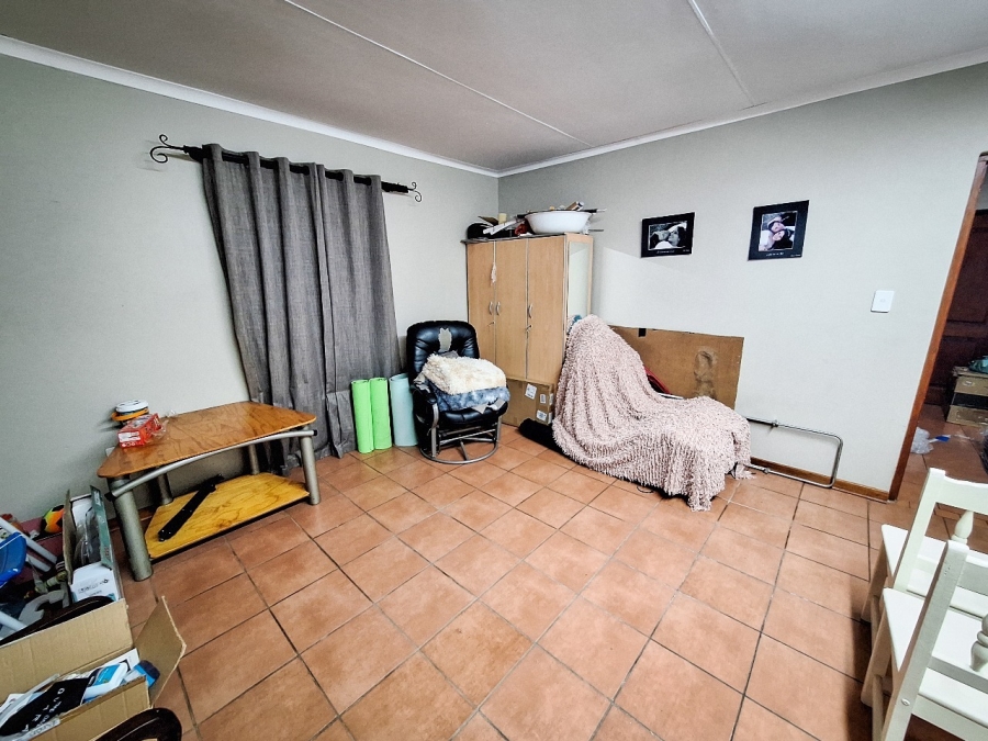 4 Bedroom Property for Sale in Kannoniers Park North West